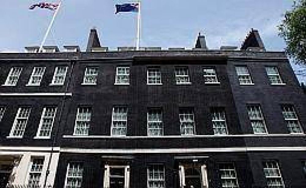 Provocaci�n de Gran Breta�a: izan bandera de Malvinas en la residencia oficial en Londres