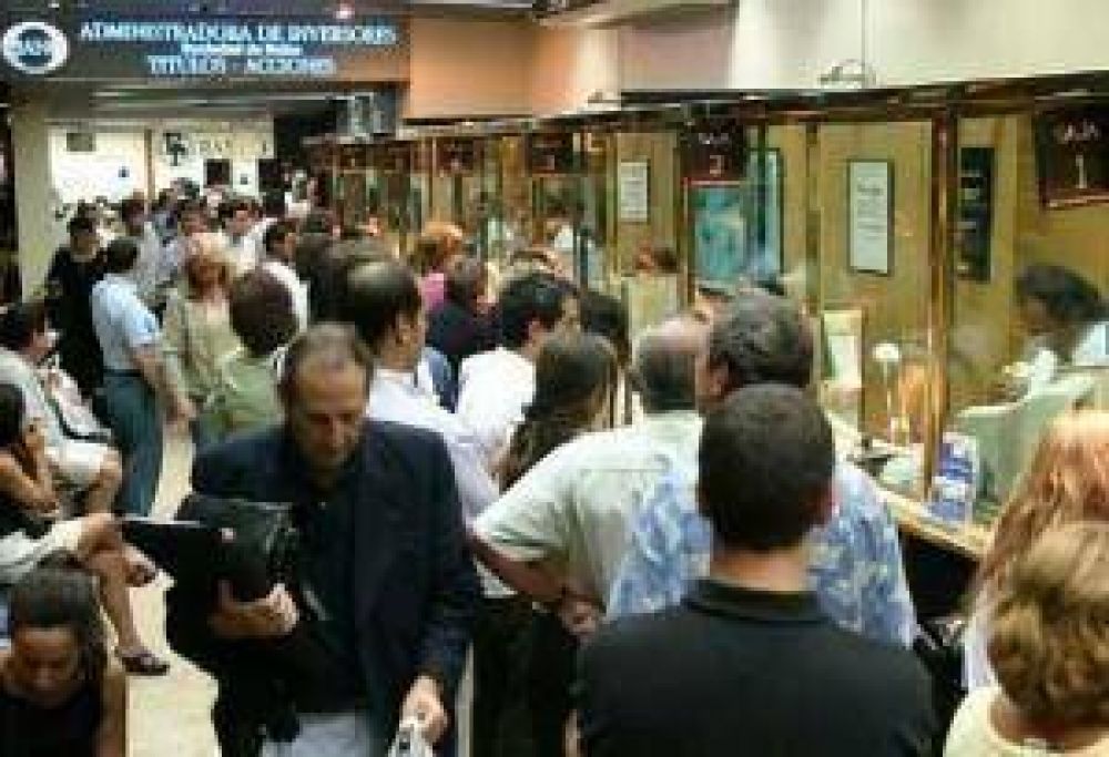 En Neuqu�n se intensifica el retiro de d�lares