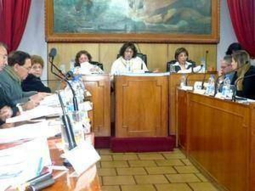 Concejo Deliberante: nuevamente no alcanzaron los votos para rechazar veto de Ponce