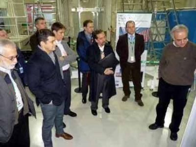  Nuevo presidente de YPF y el ministro de Ciencia recorrieron INVAP