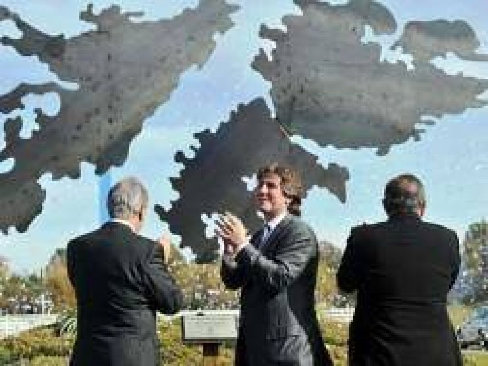 30 a�os de Malvinas: Boudou encabez� acto en Pilar y reivindic� reclamo de Cristina