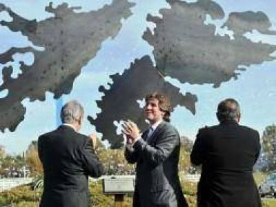 30 a�os de Malvinas: Boudou encabez� acto en Pilar y reivindic� reclamo de Cristina