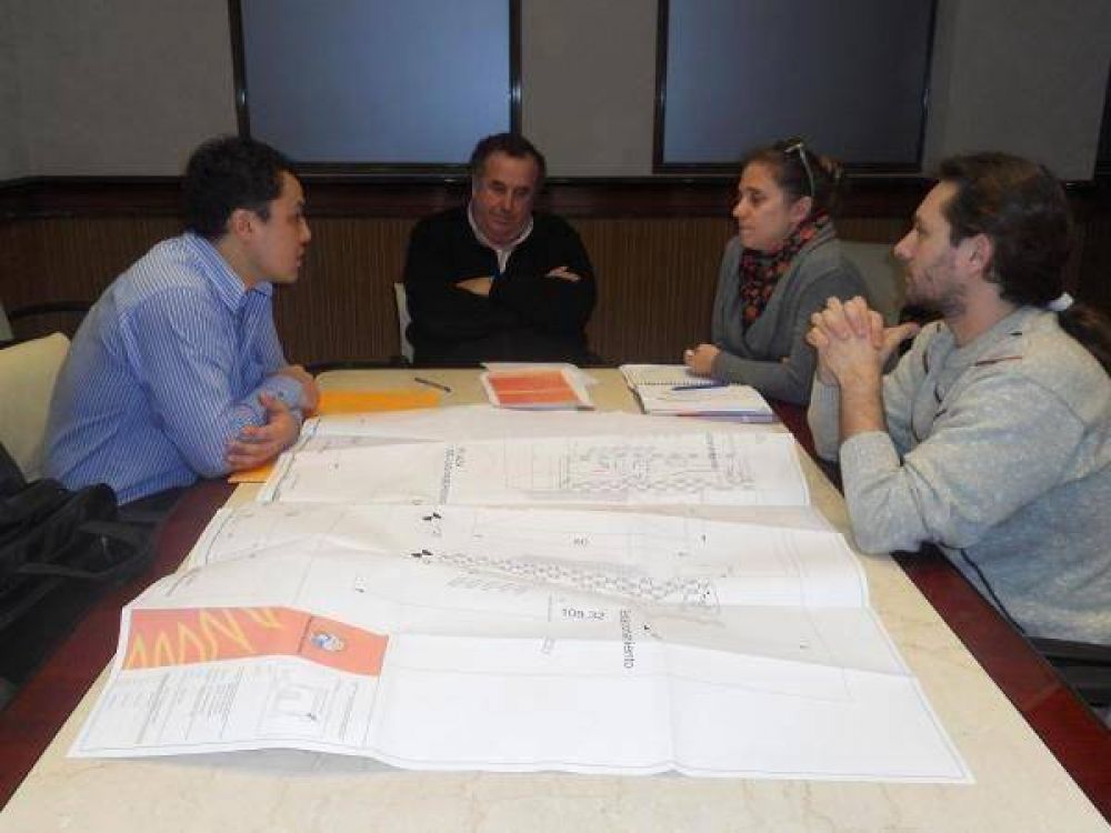 Presentan ante el ENARD proyecto de una pista de hielo artificial en R�o Grande