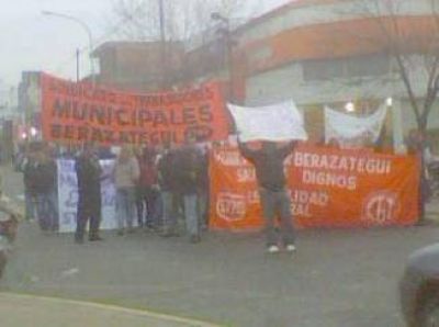 Municipales reclamaron aumento