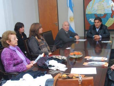 QUILMES: Plan Alas: Guti�rrez entreg� certificados