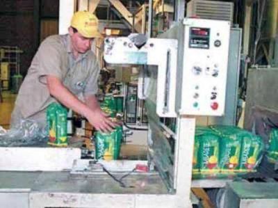 Sustancial ca�da de yerba a la salida de molino