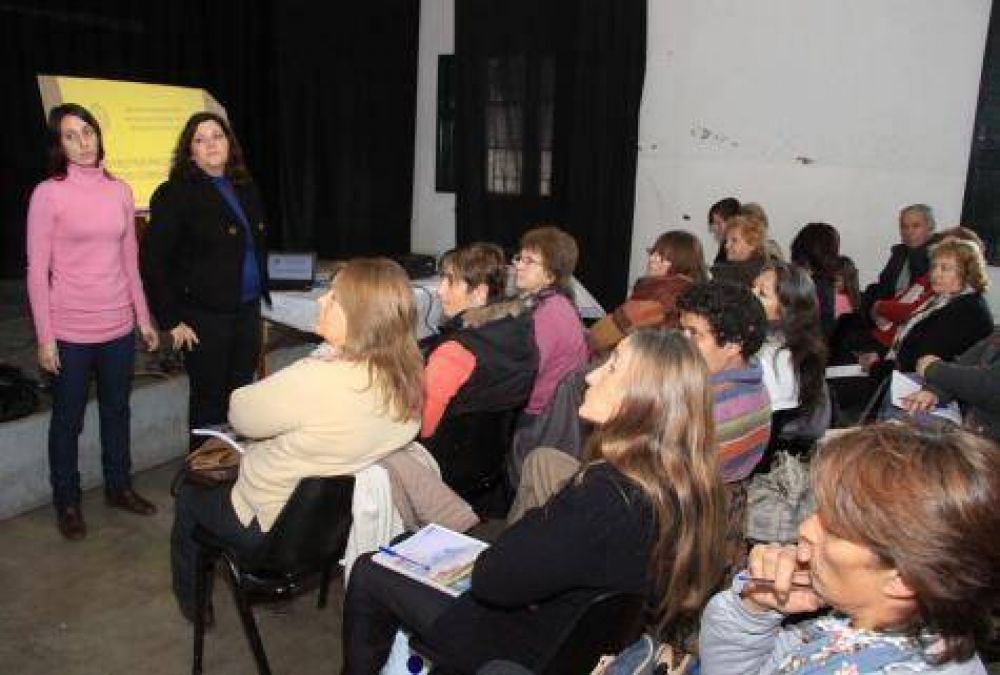 Capacitaron a manzanerasen proyectos productivos