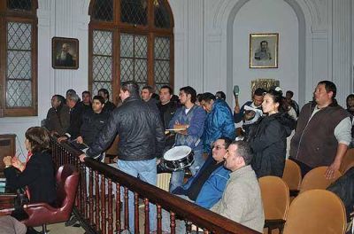 Rechazan suba del boleto y se endurece el paro
