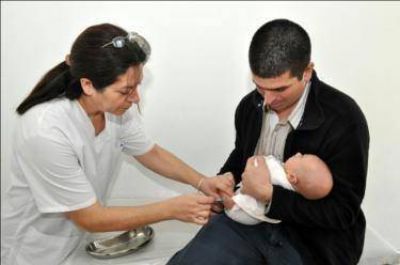 Convocan a los hombres a vacunarse contra la gripe y llevar a sus hijos en el D�a del Padre