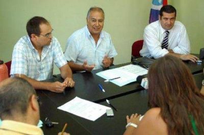 Intendentes radicales desaf�an a Saiz y piden la candidatura.
