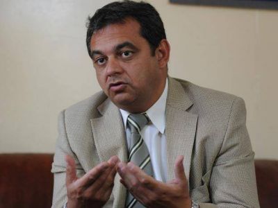 "Estamos surfeando el problema de la inseguridad", grafic� el ministro Aranda 
