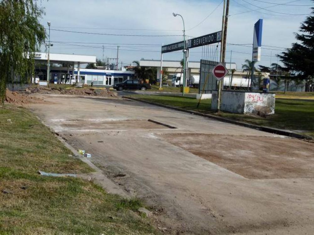 El Municipio repavimenta calles en la entrada a la ciudad