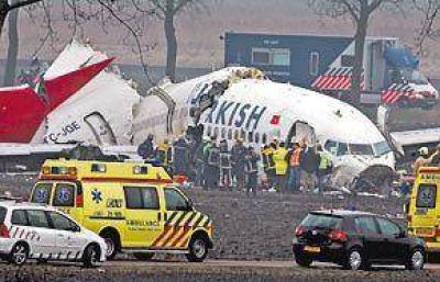Cay� un avi�n en Holanda con 135 pasajeros y hay s�lo 9 muertos