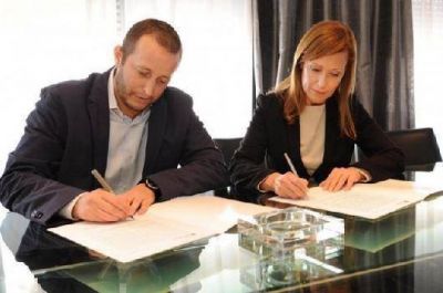 Los alumnos de escuelas estatales de Lomas aprender�n nataci�n