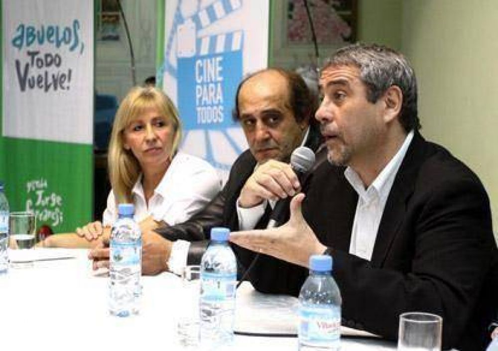 El municipio proyectar� pel�culas en los centros de jubilados de Avellaneda