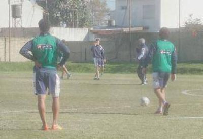 Quilmes recibe a Gimnasia de Jujuy para mantener viva la esperanza