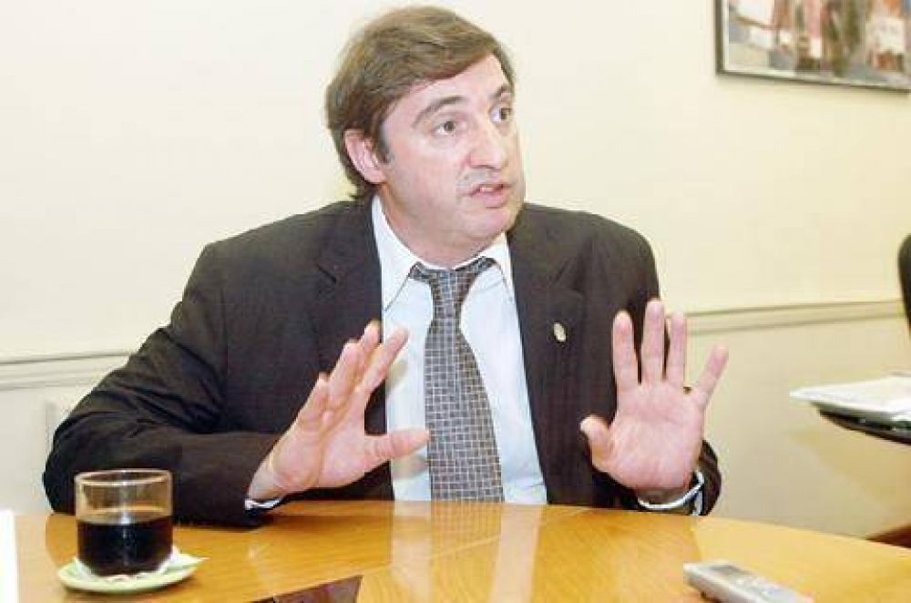Oscar Luciani convoc� a una reuni�n a los tres sindicatos