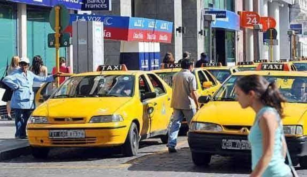 Taxistas exigen un 28 por ciento de incremento