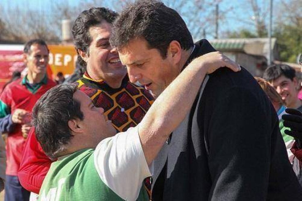 Massa inaugur� la Liga de F�tbol Especial en el partido de Tigre