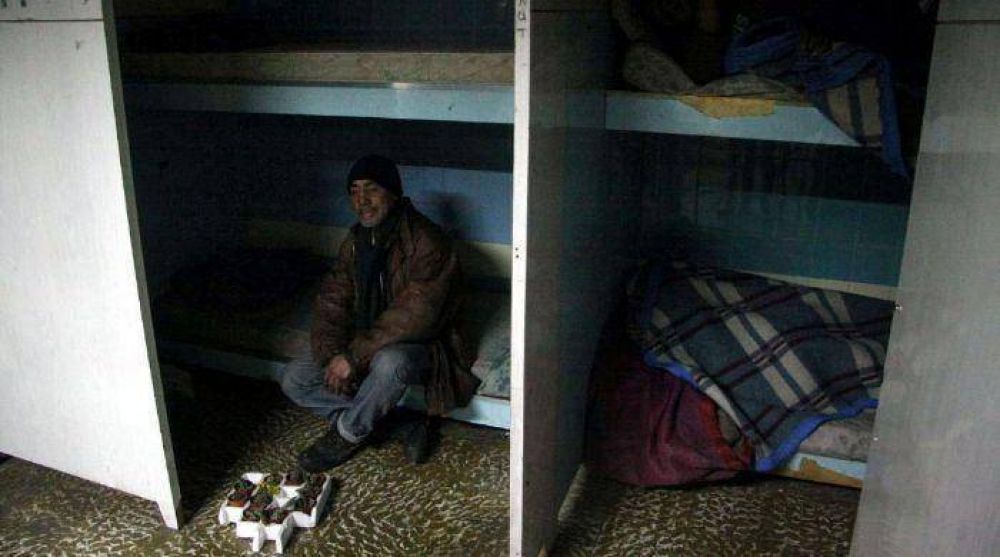 Abri� el primer refugio para indigentes de la provincia