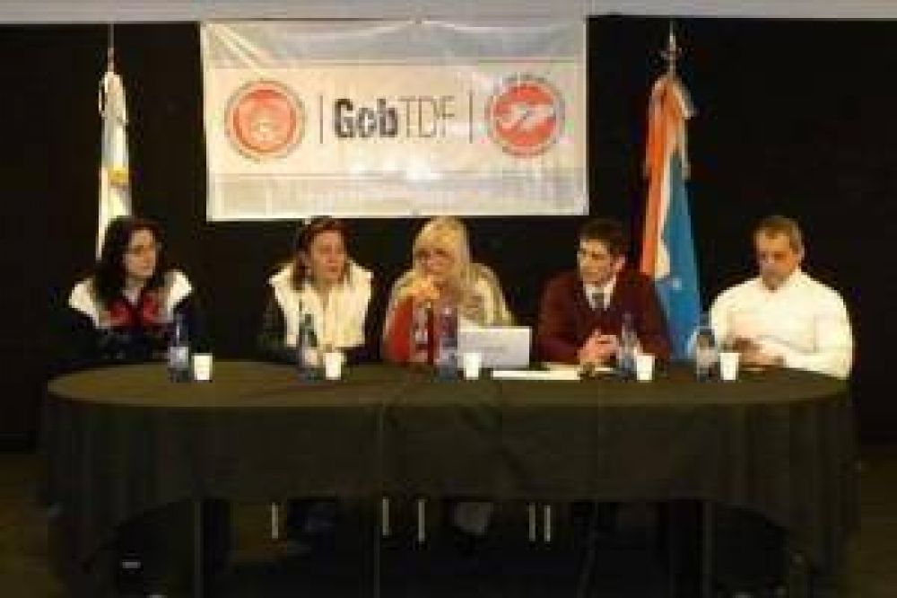 Gobierno present� en R�o Grande el Programa de Responsabilidad Social Empresaria 2012