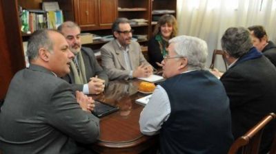 Buzzi: "Apuntamos a sumar mas posibilidades educativas para formar profesionales en nuestra provincia" 