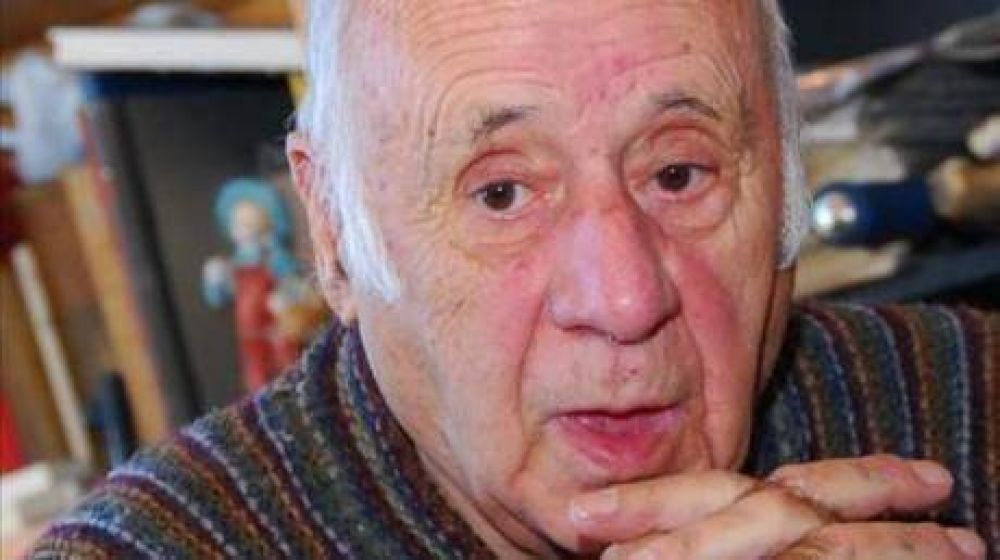 Falleci� el reconocido escritor y periodista Roy Centeno Humphreys