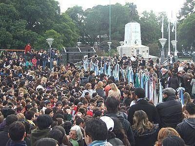   Vestida de celeste y blanco, la regi�n celebrar� el D�a de la Bandera