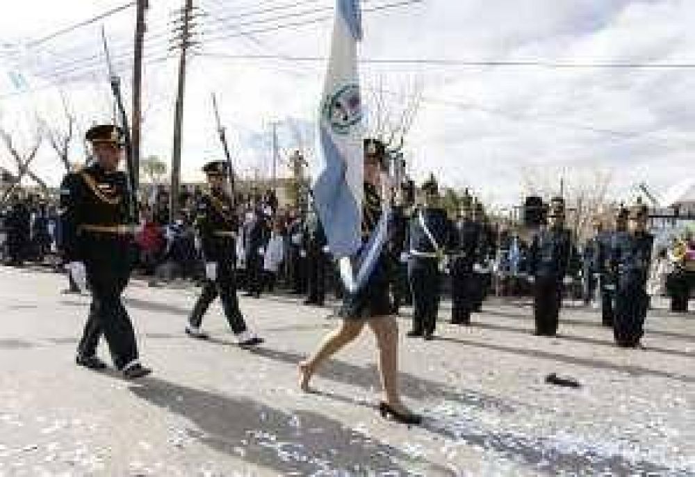 Se le sali� un zapato y no dej� de marchar
