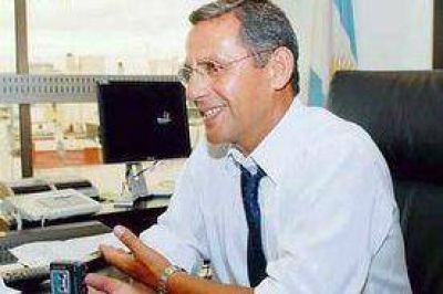 Quiroga: �hacer pol�tica no es sumar requechos� .