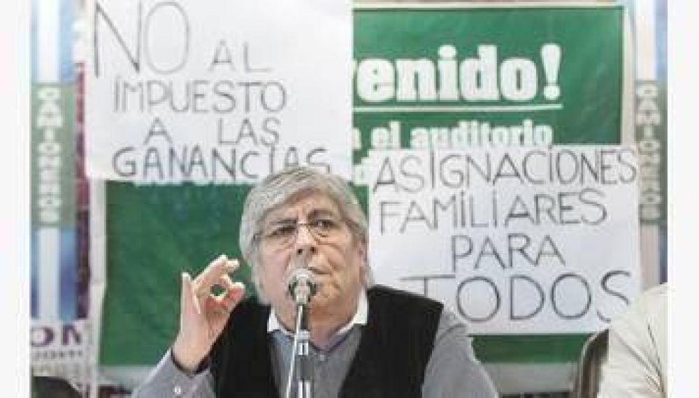 Moyano acord� salarios, pero anunci� marcha a Plaza de Mayo por Ganancias