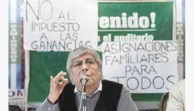 Moyano acord� salarios, pero anunci� marcha a Plaza de Mayo por Ganancias