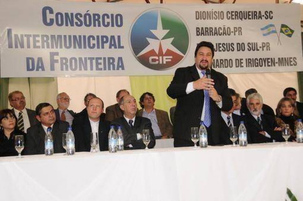 Misiones y Paran� acordaron terminar obra tur�stica binacional