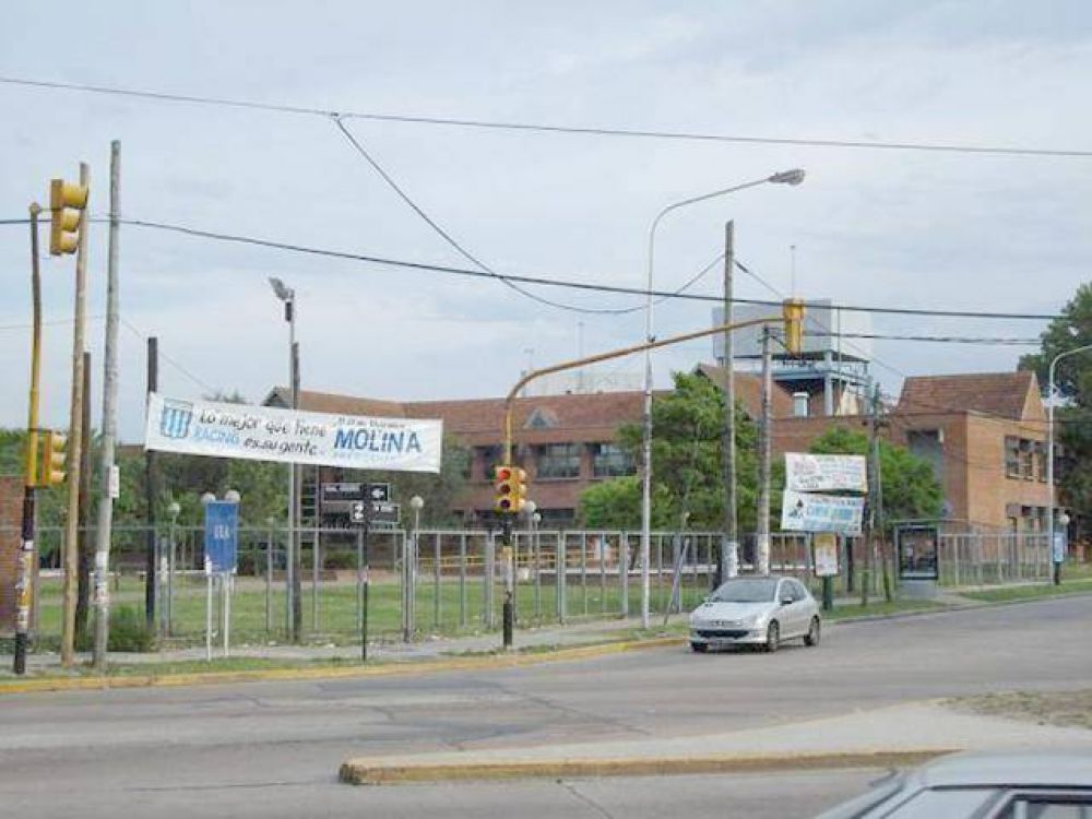 Buscar�n reflotar la sede local de la UBA
