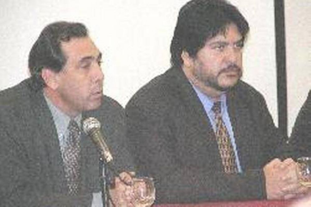 "El gobierno de Varela logr� recuperar el municipio, en Z�rate todav�a no lo conseguimos"