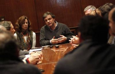 �Los empresarios no vinieron, pero no tienen dificultad en la cena de esta noche�