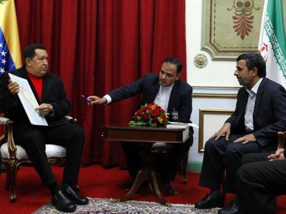Ch�vez recibi� a Ahmadinejad en Caracas 