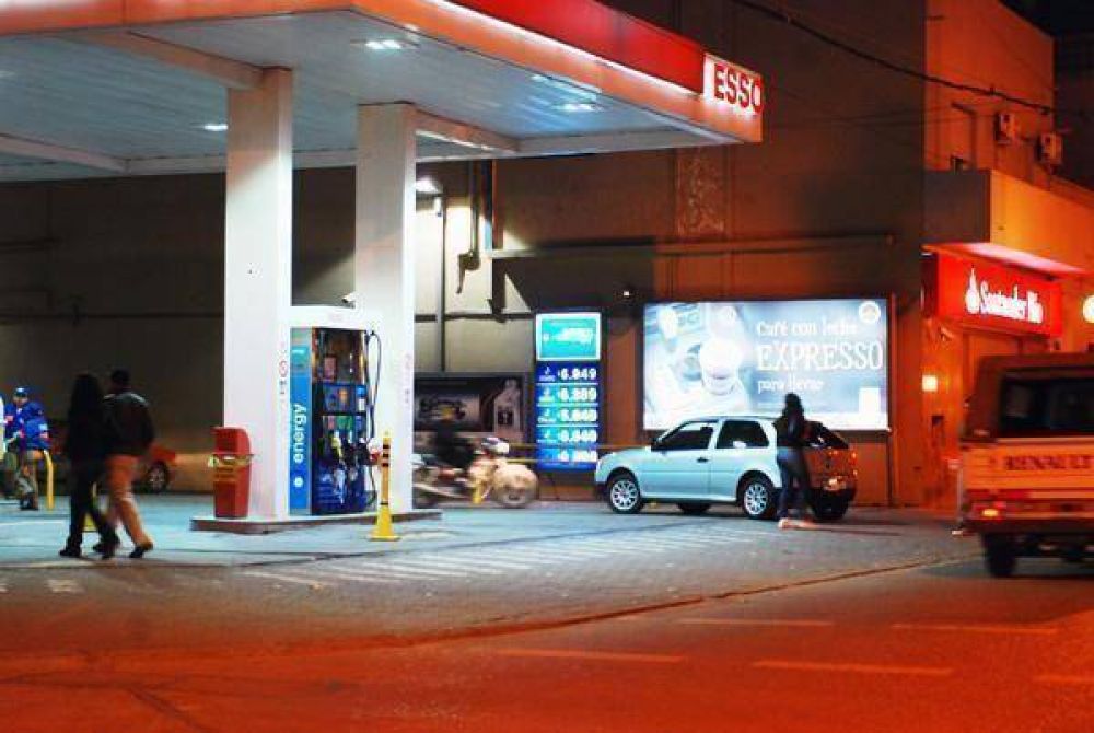 Es lento el reabastecimiento de combustible en la ciudad