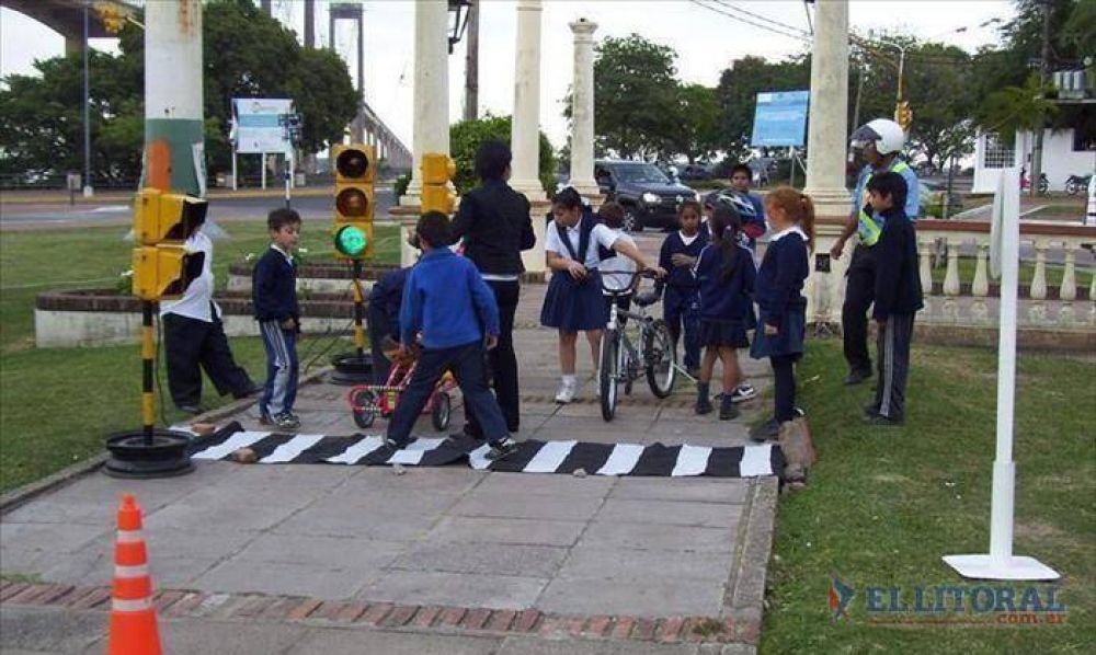 Tras el receso invernal, al menos 30 escuelas extender�n sus jornadas