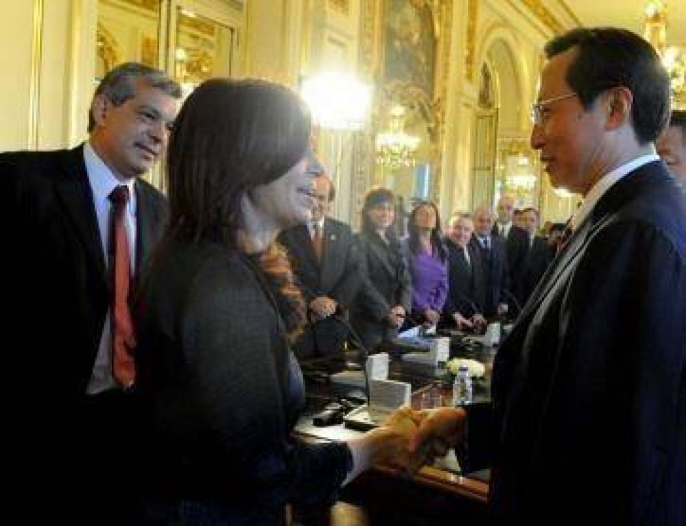 CFK busca afianzar las relaciones con China
