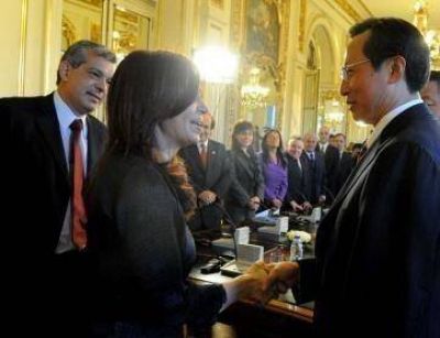 CFK busca afianzar las relaciones con China