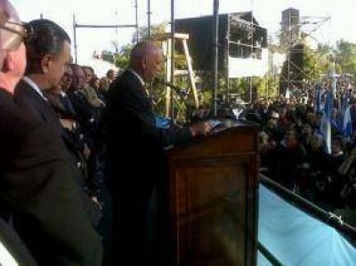 Antonio Bonfatti encabez� el acto por el Grito de Alcorta