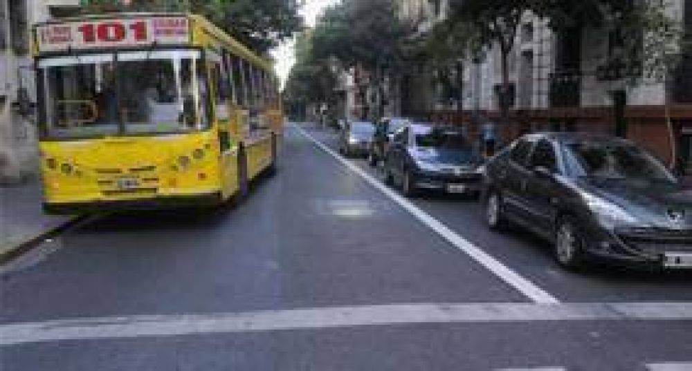 El eterno debate: El municipio discute con los comerciantes por los carriles exclusivos