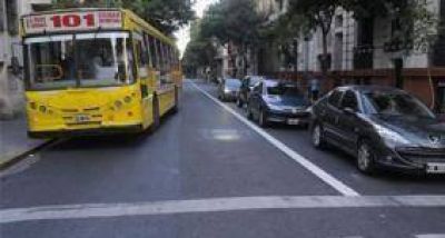 El eterno debate: El municipio discute con los comerciantes por los carriles exclusivos