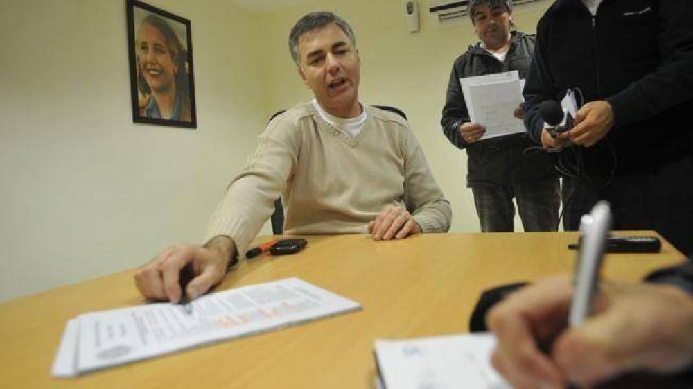 Paran Luz y Fuerza, Smata, Surrbac camioneros y otros cuatro gremios