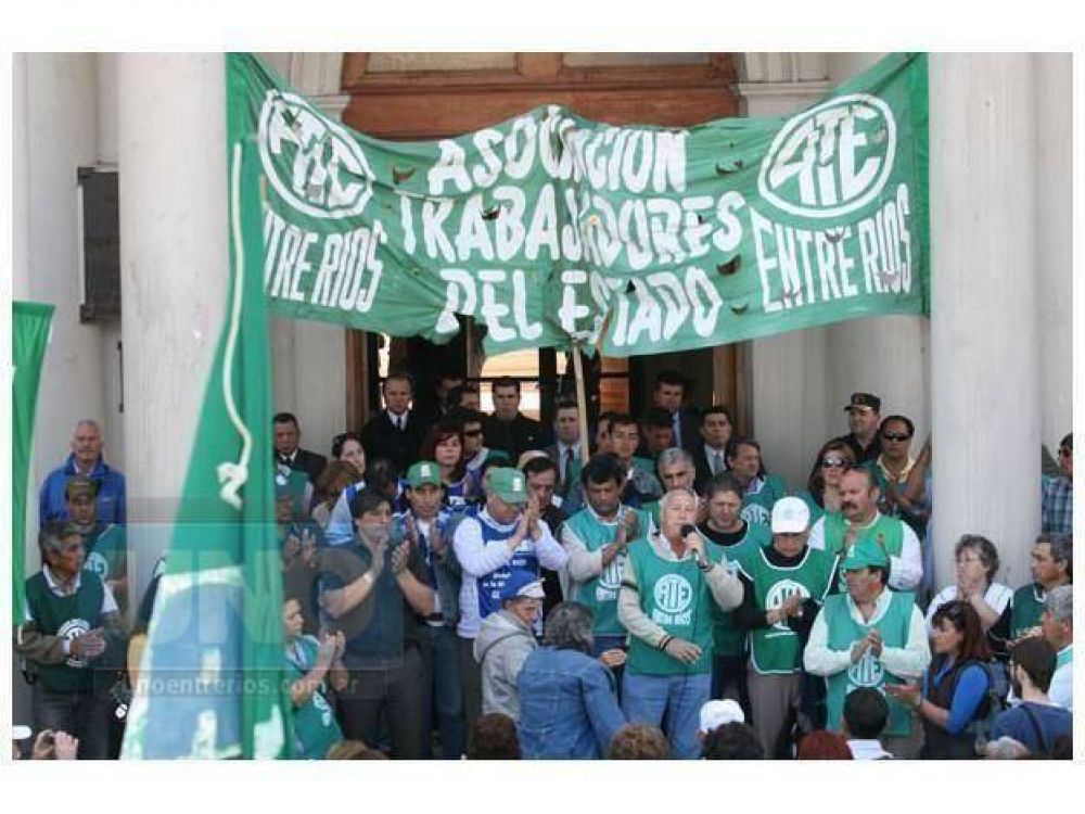 Agmer y ATE reclaman la reapertura de las negociaciones salariales