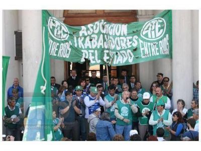 Agmer y ATE reclaman la reapertura de las negociaciones salariales