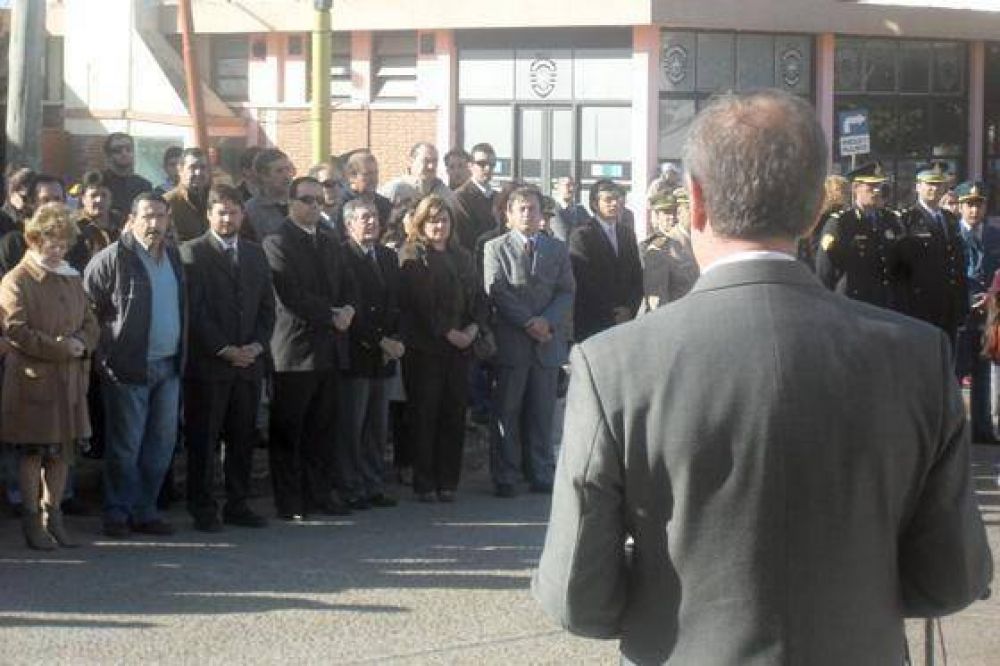 Con un acto en el busto de Rocamora el municipio record� los 229 a�os de la ciudad