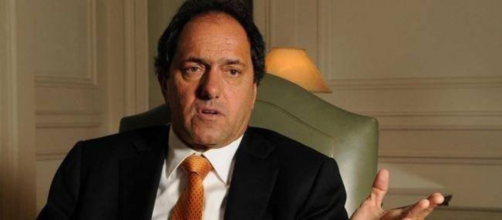 Scioli sobre Moyano "es un momento de colaborar, de no confrontar"