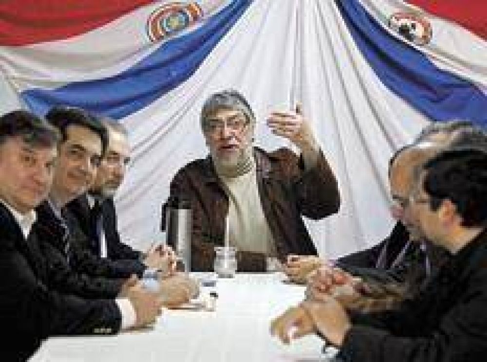 Lugo junt� a su gabinete de la resistencia